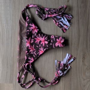 acacia polihale bikini bottom in Madonna